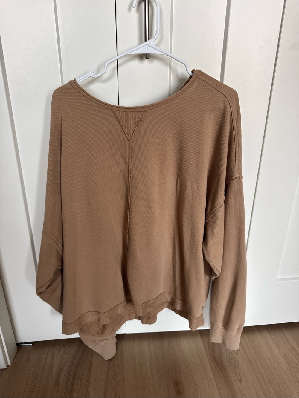 Aerie Vacay Crew Swearshirt Women’s Relaxed Pullover Sweatshirt - Tan/Brown - Picture 2 of 4